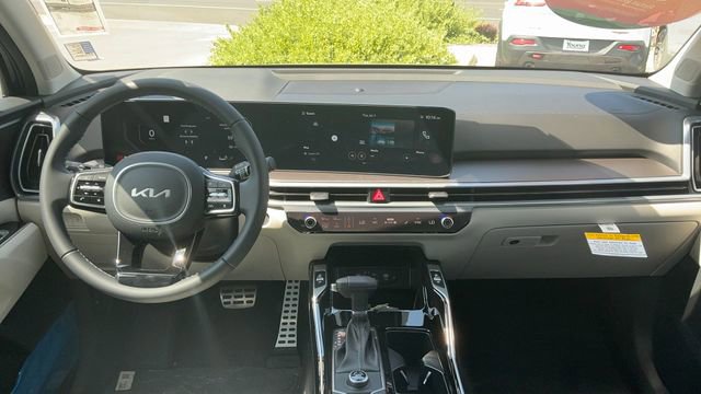 Certified 2025 Kia Sorento SX image 31