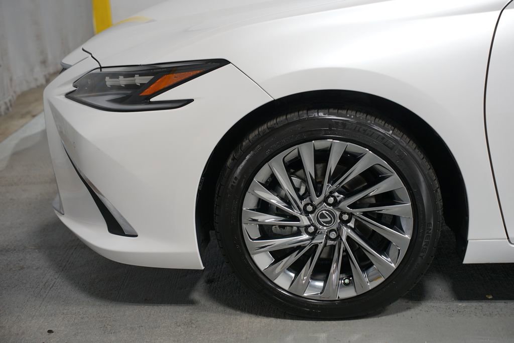 Used 2024 Lexus ES 350 Ultra Luxury w/ Accessory Package (Z2) image 5
