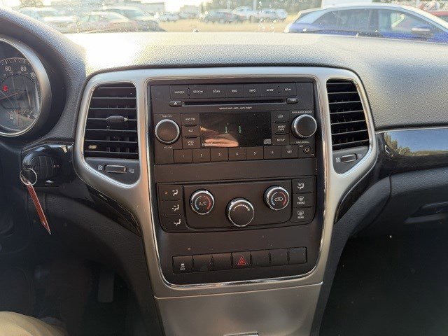 Used 2012 Jeep Grand Cherokee Laredo w/ Laredo E Group image 18