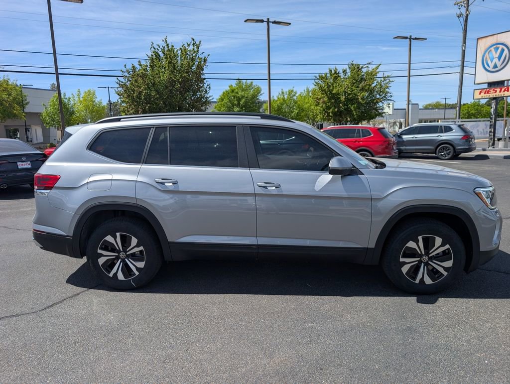 Used 2025 Volkswagen Atlas SE image 4