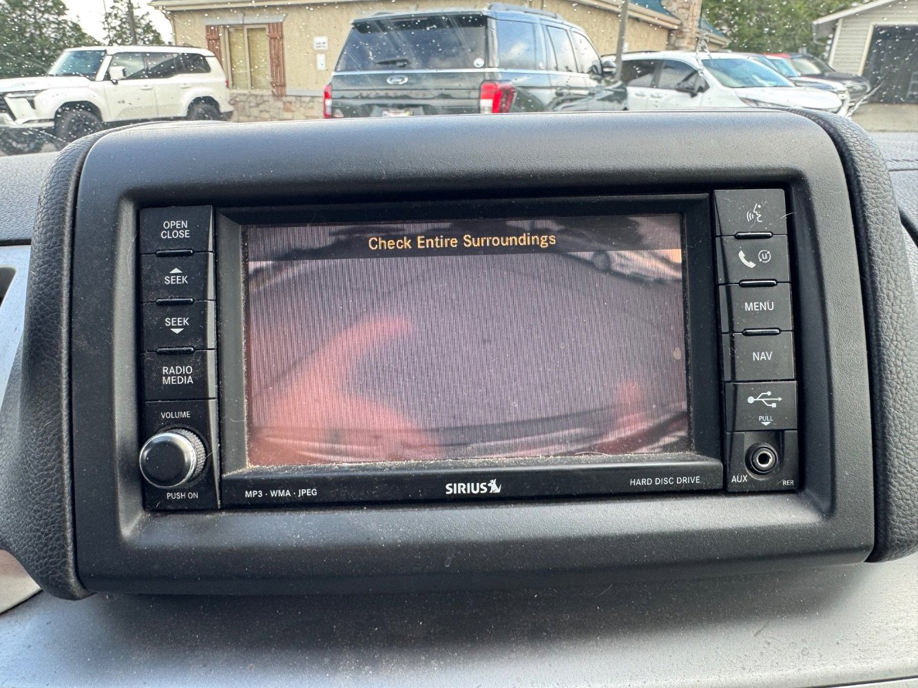 Used 2010 Volkswagen Routan SEL Premium FWD image 15