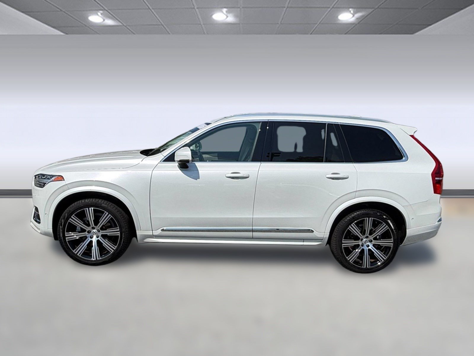 Certified 2025 Volvo XC90 B6 Plus w/ Protection Package Premier AWD/4WD image 2