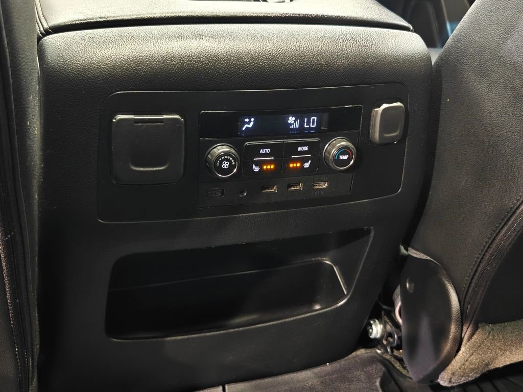 Used 2018 Chevrolet Tahoe Premier AWD/4WD image 35