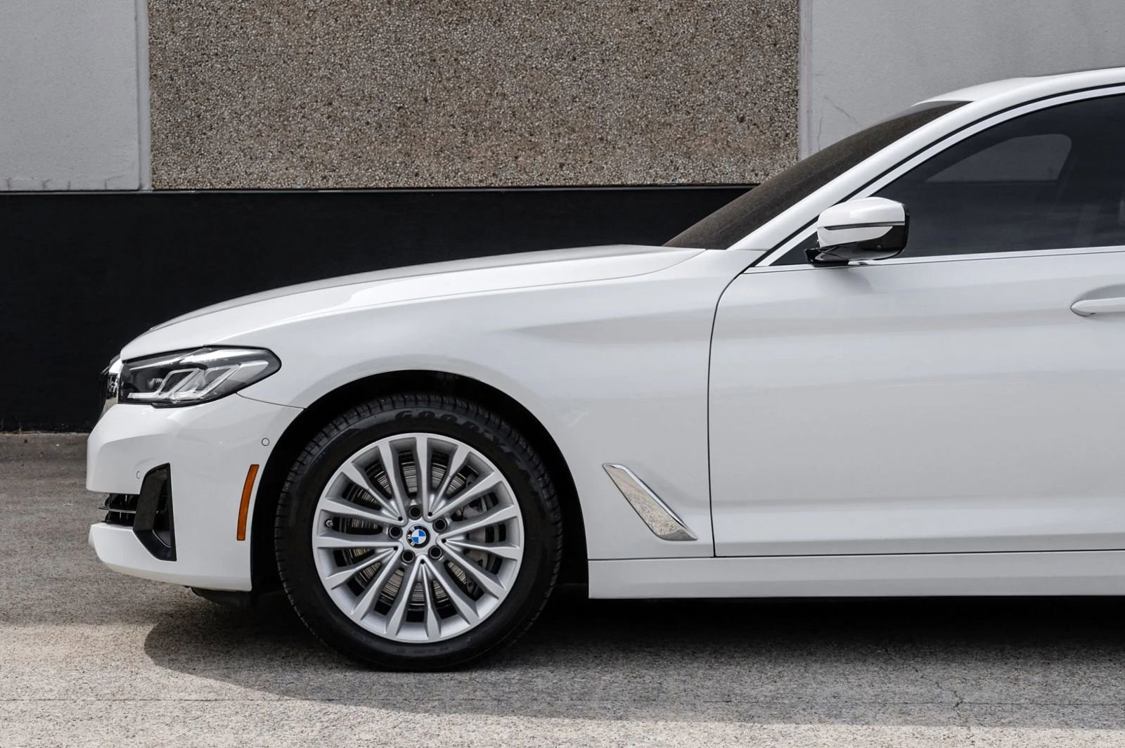 Used 2021 BMW 540i xDrive 540i xDrive Sedan 4D w/ Executive Package image 16