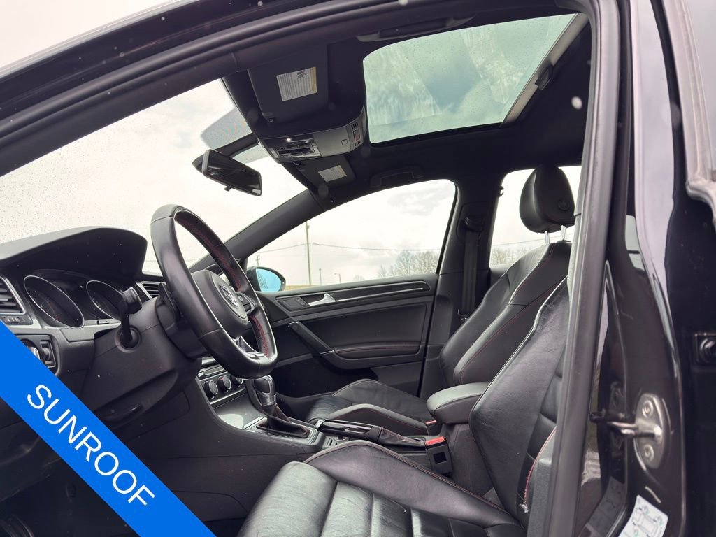 Used 2016 Volkswagen GTI SE FWD image 2