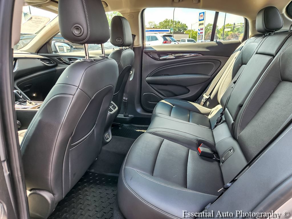 Used 2020 Buick Regal Essence FWD image 9
