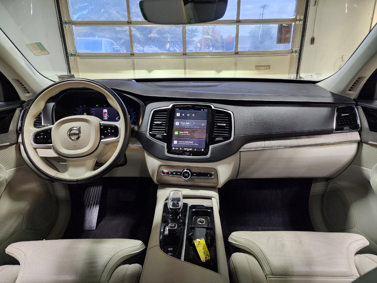 Used 2023 Volvo XC90 B6 Ultimate w/ Protection Package Premier image 28