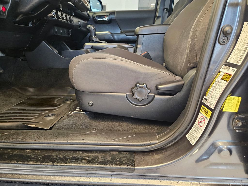 Used 2017 Toyota Tacoma TRD Off-Road w/ Tow Package (A/T) image 13