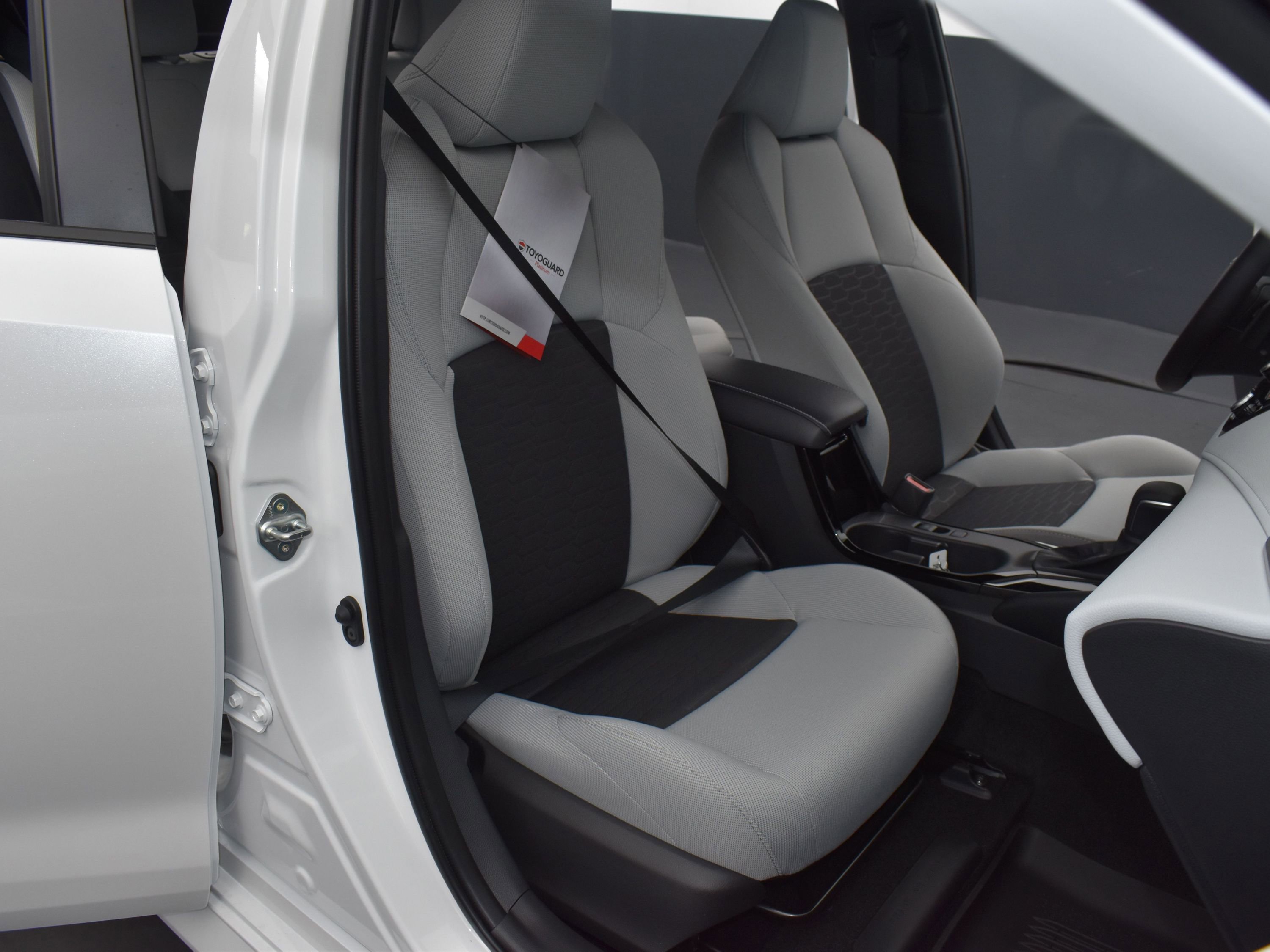 Used 2025 Toyota Corolla SE image 27