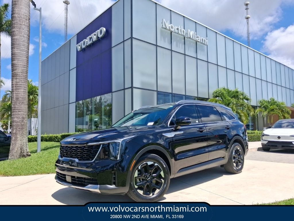 Used 2024 Kia Sorento S w/ Panoramic Sunroof Package