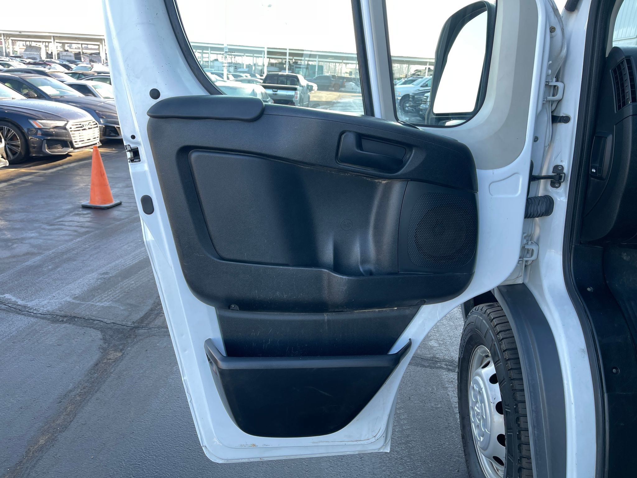 Used 2017 RAM ProMaster 2500 FWD image 11