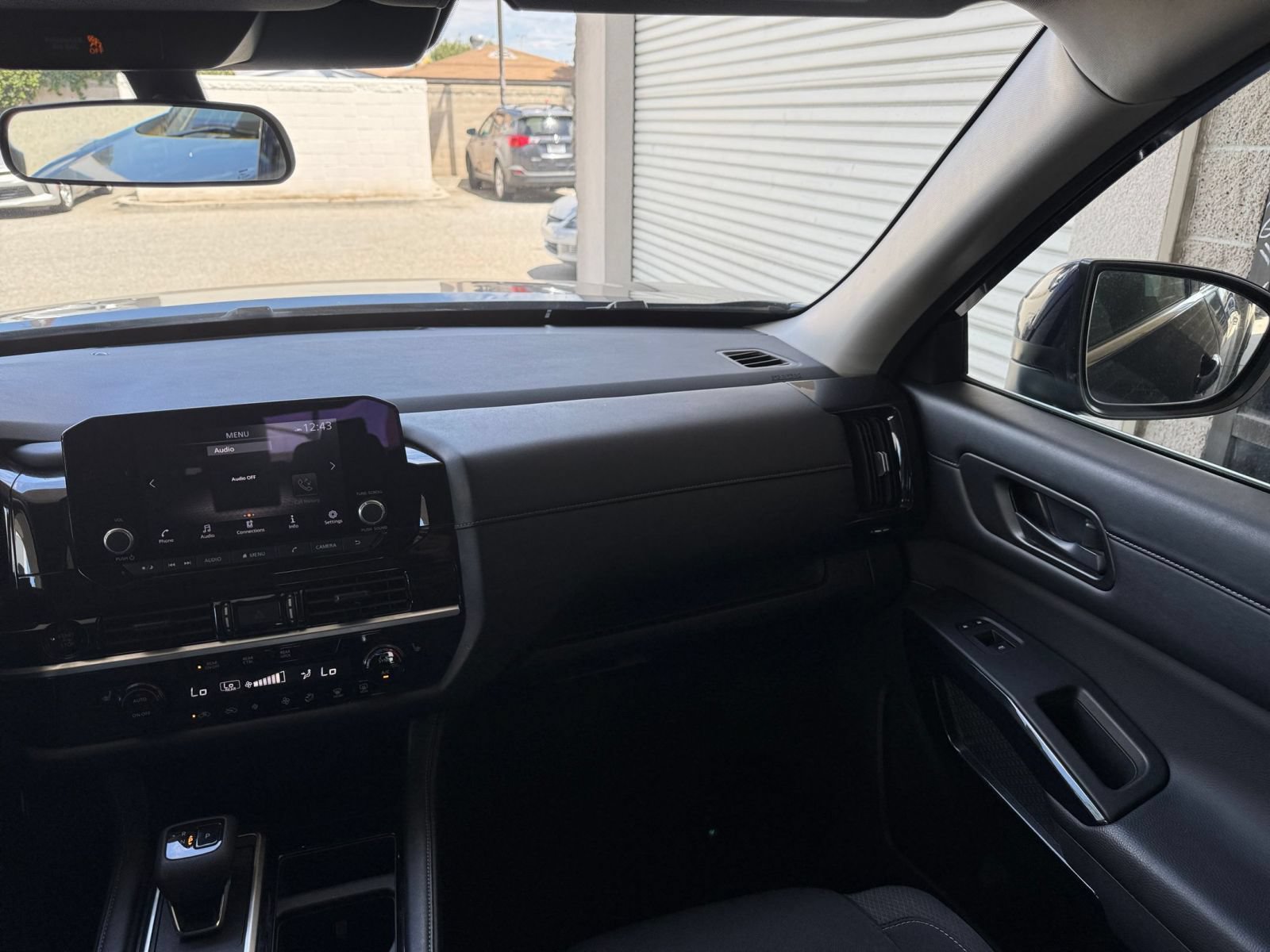 Used 2025 Nissan Pathfinder SV AWD/4WD image 37