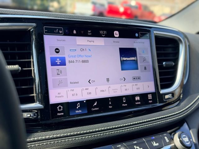 Used 2023 Chrysler Pacifica Limited w/ S Appearance Package image 13