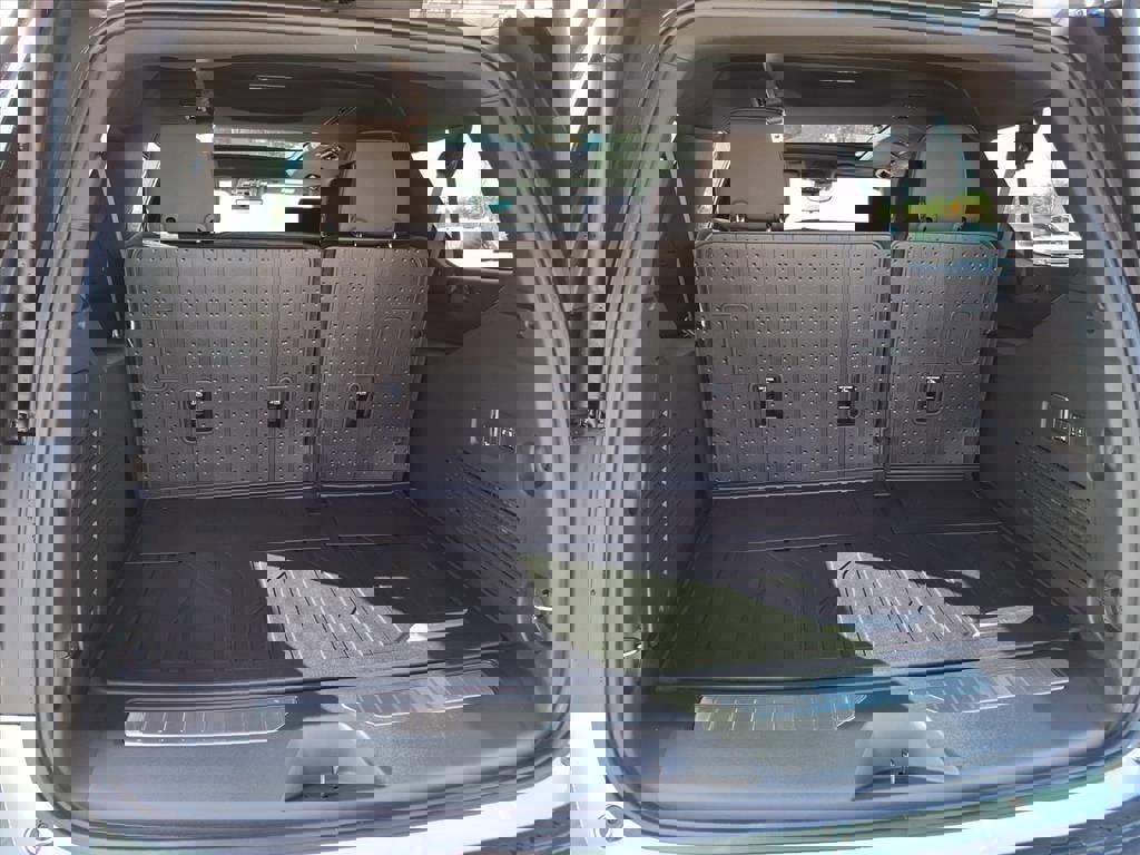 New 2026 Chevrolet Suburban Premier image 10