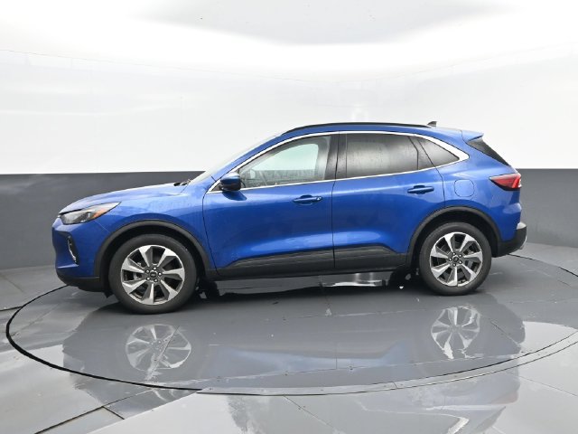 Used 2023 Ford Escape Platinum AWD/4WD image 5