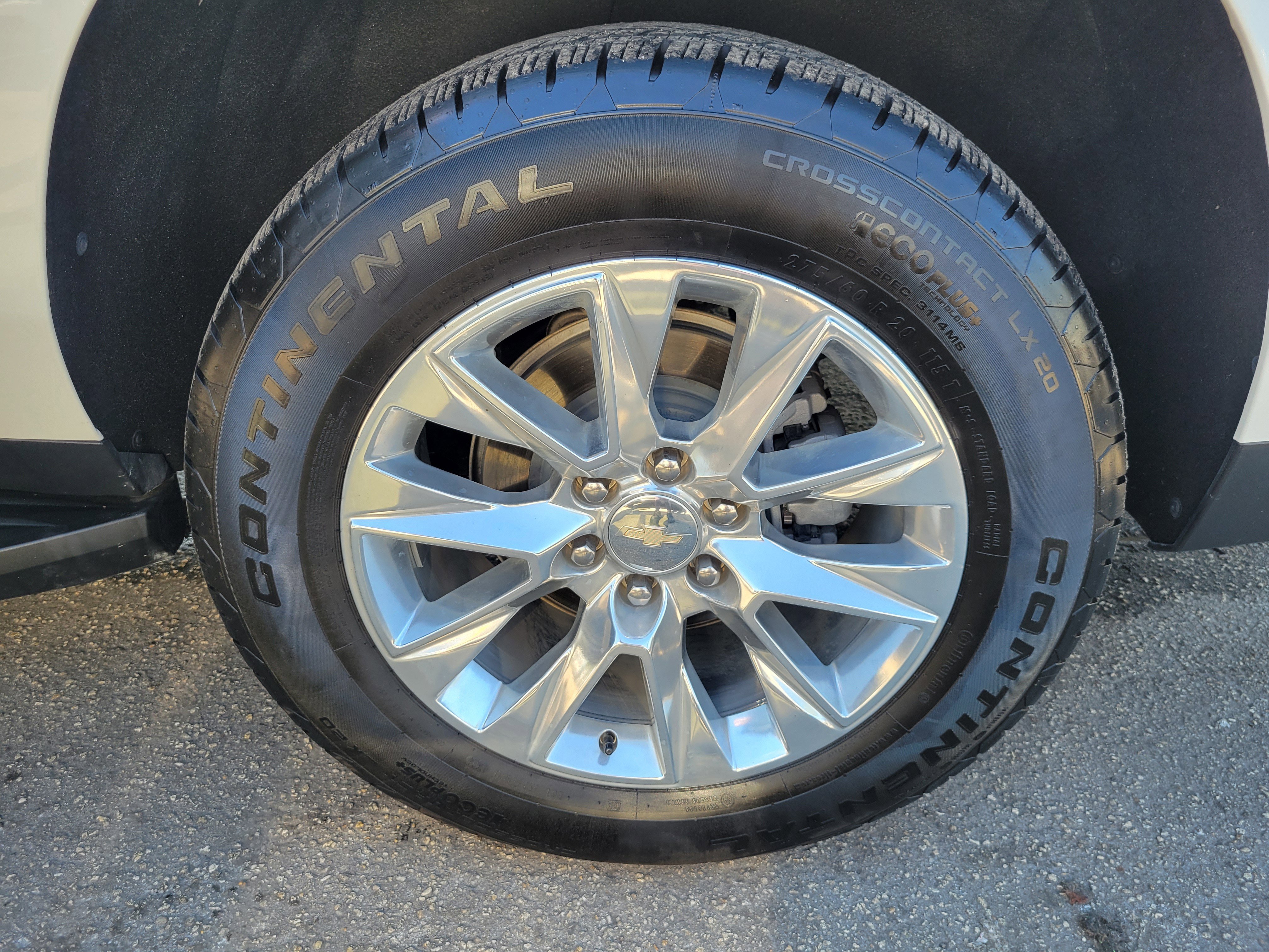 Used 2024 Chevrolet Suburban Premier w/ Premium Package image 30