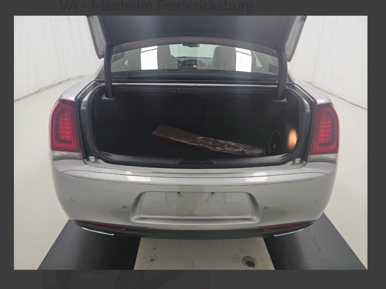 Used 2017 Chrysler 300 S w/ 300S Premium Group AWD/4WD image 6