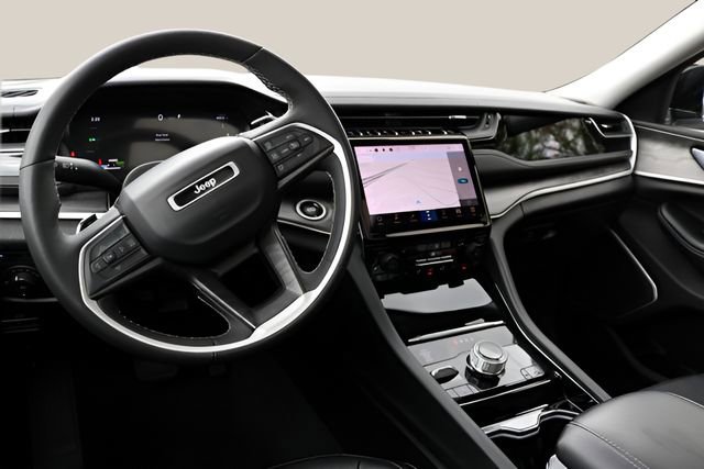 Used 2022 Jeep Grand Cherokee Limited 4xe image 15