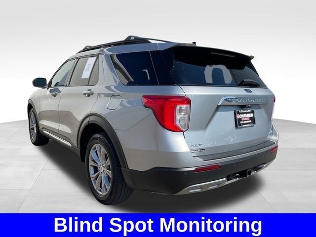 Used 2023 Ford Explorer XLT w/ Equipment Group 202A AWD/4WD image 3