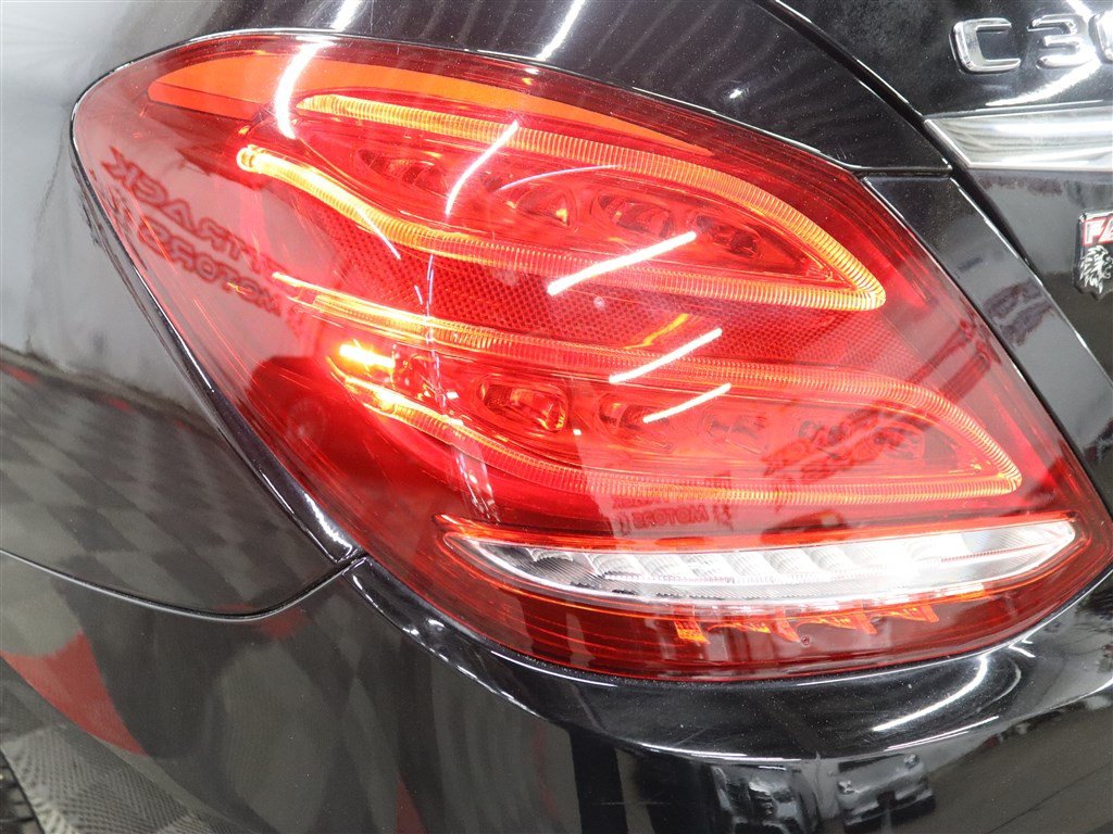 Used 2018 Mercedes-Benz C 300 4MATIC Sedan image 9