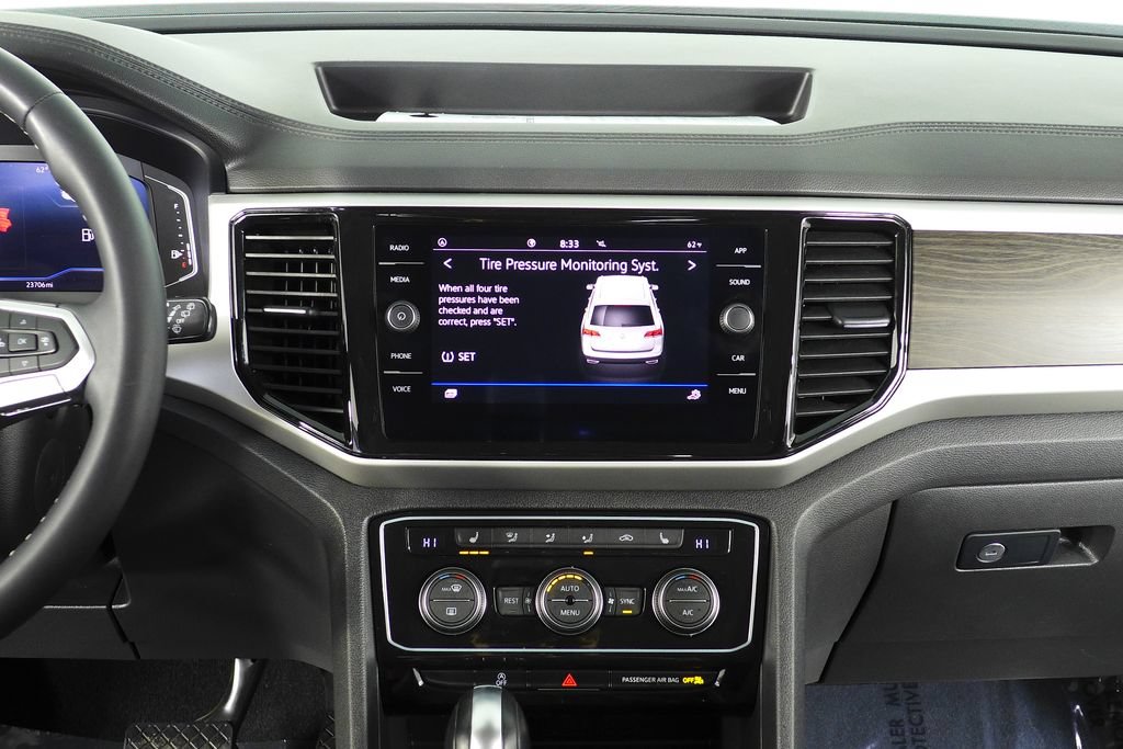 Certified 2023 Volkswagen Atlas SE w/ Black Wheel Package FWD image 26