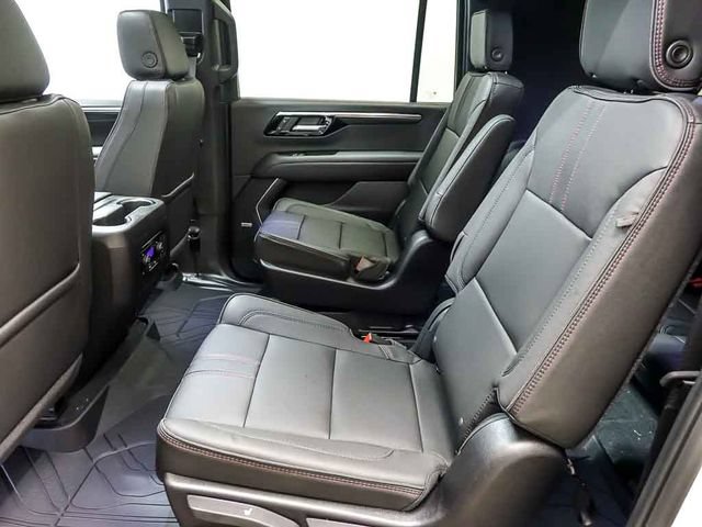New 2026 Chevrolet Suburban RST w/ Comfort Package AWD/4WD image 10