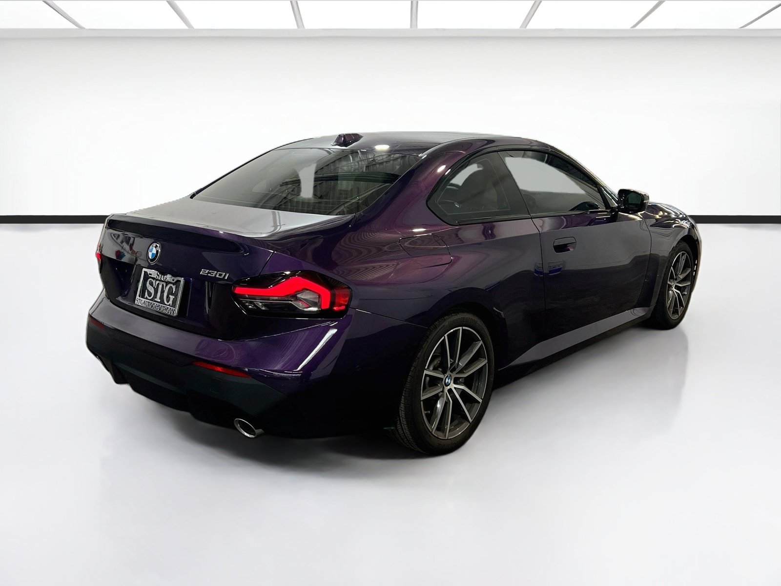 Used 2026 BMW 230i Coupe w/ Convenience Package RWD image 4