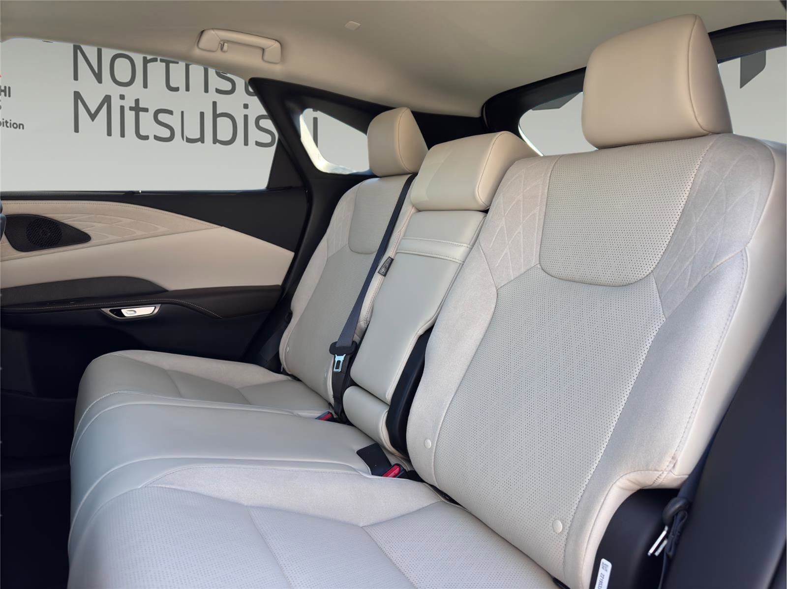 Used 2023 Lexus RX 350 w/ Accessory Package (Z1) image 19