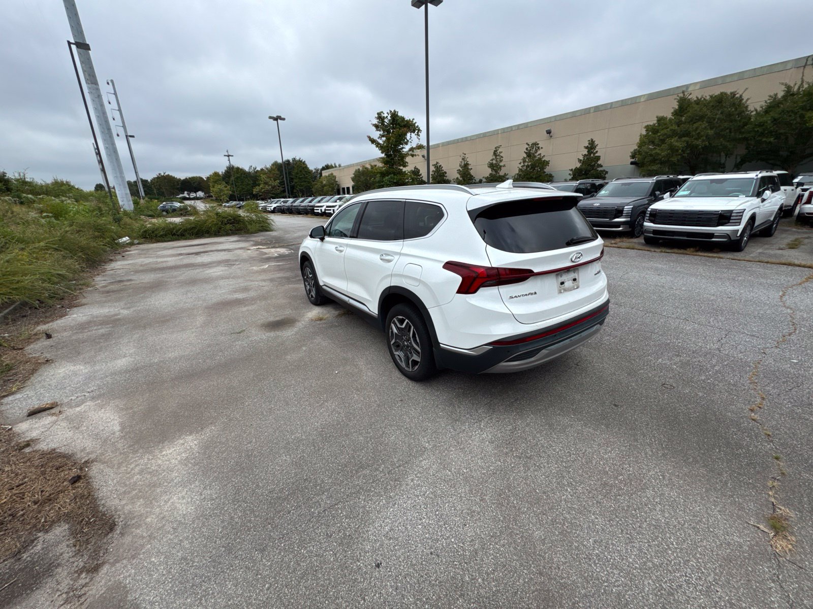 Used 2022 Hyundai Santa Fe Limited w/ Cargo Package AWD/4WD image 3