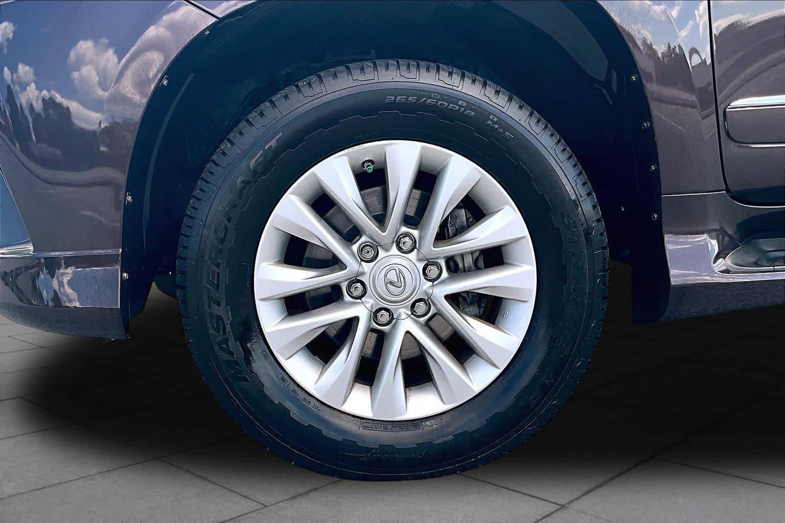 Used 2016 Lexus GX 460 w/ Premium Package AWD/4WD image 11