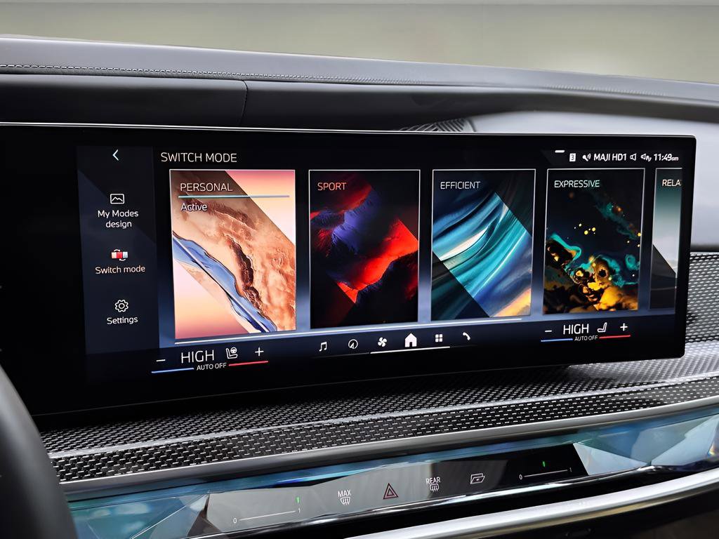 Used 2025 BMW 760i xDrive w/ Executive Package image 12