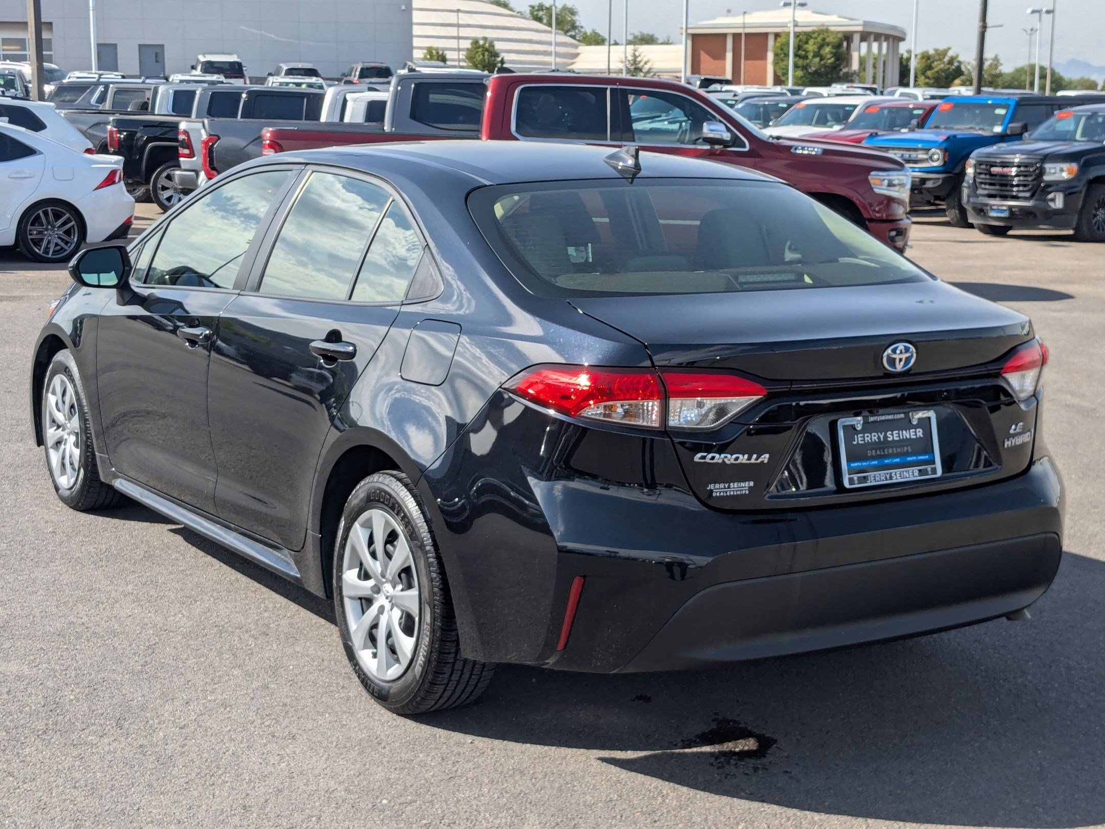 Used 2024 Toyota Corolla LE FWD image 3