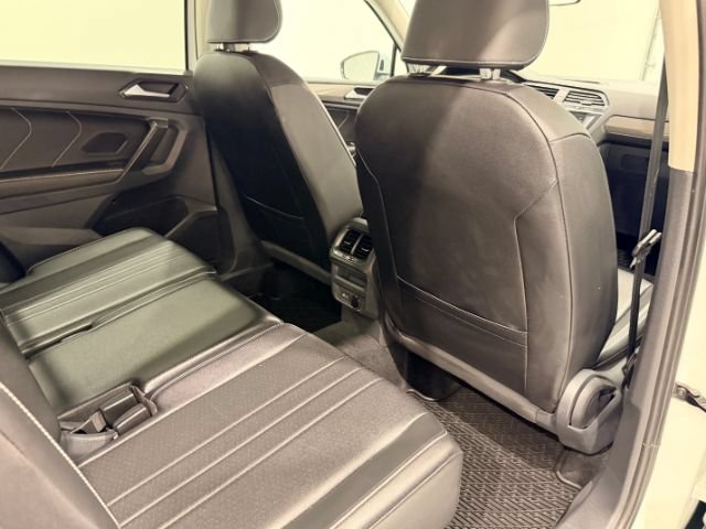 Used 2024 Volkswagen Tiguan SE AWD/4WD image 36