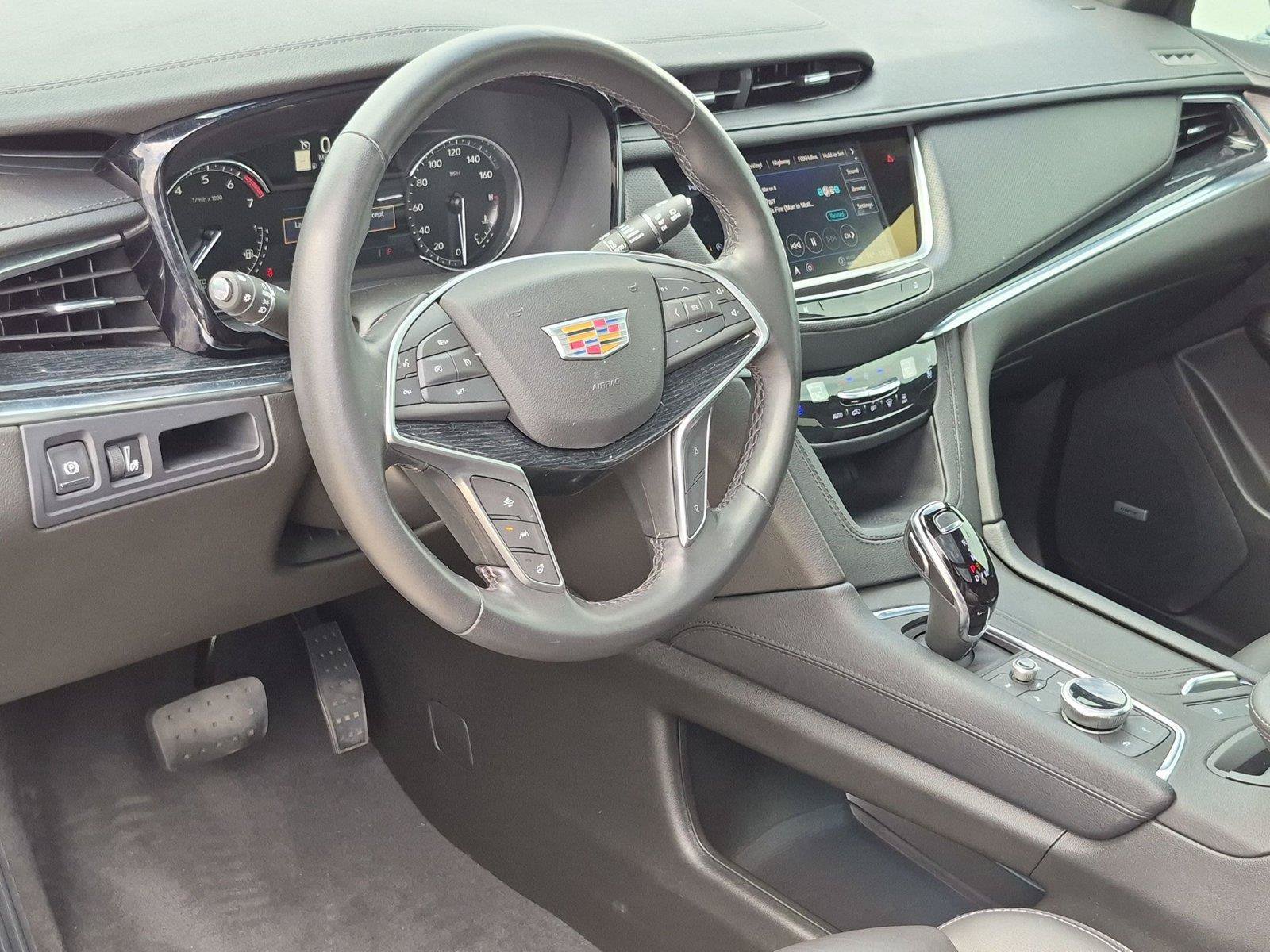 Certified 2025 Cadillac XT5 Premium Luxury FWD image 10