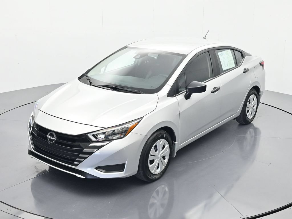 Used 2025 Nissan Versa S FWD image 28