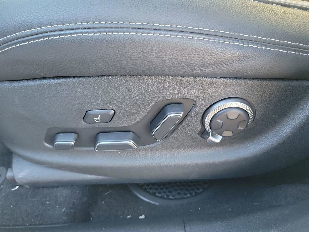 Used 2025 Genesis GV70 2.5T Sport Prestige w/ Sport Prestige Package image 19