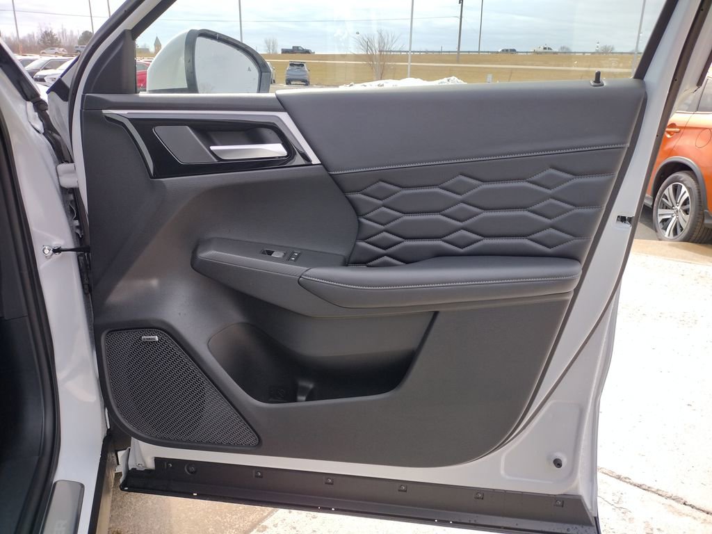 New 2026 Mitsubishi Outlander SEL image 22