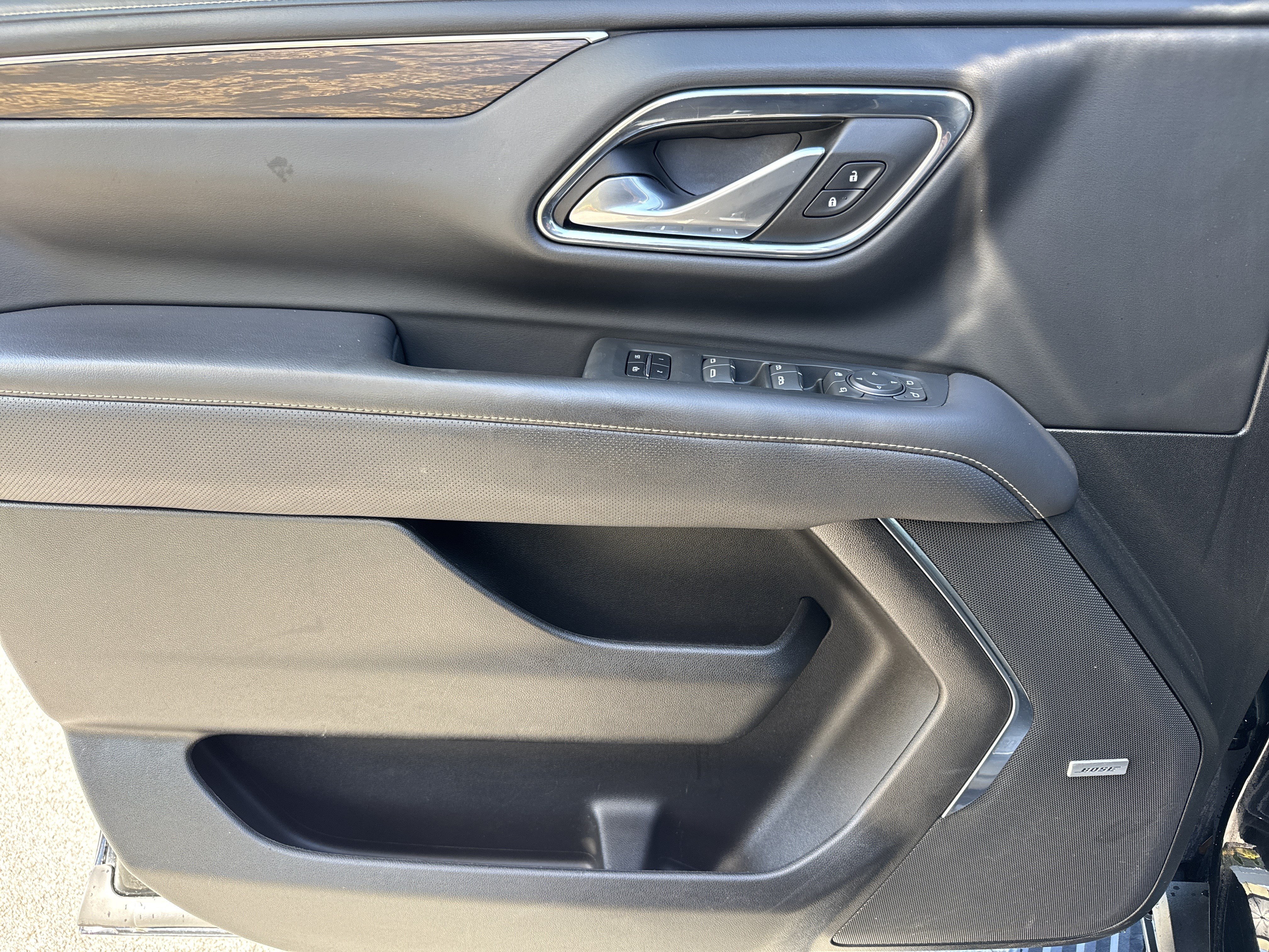Used 2023 Chevrolet Tahoe Premier AWD/4WD image 14