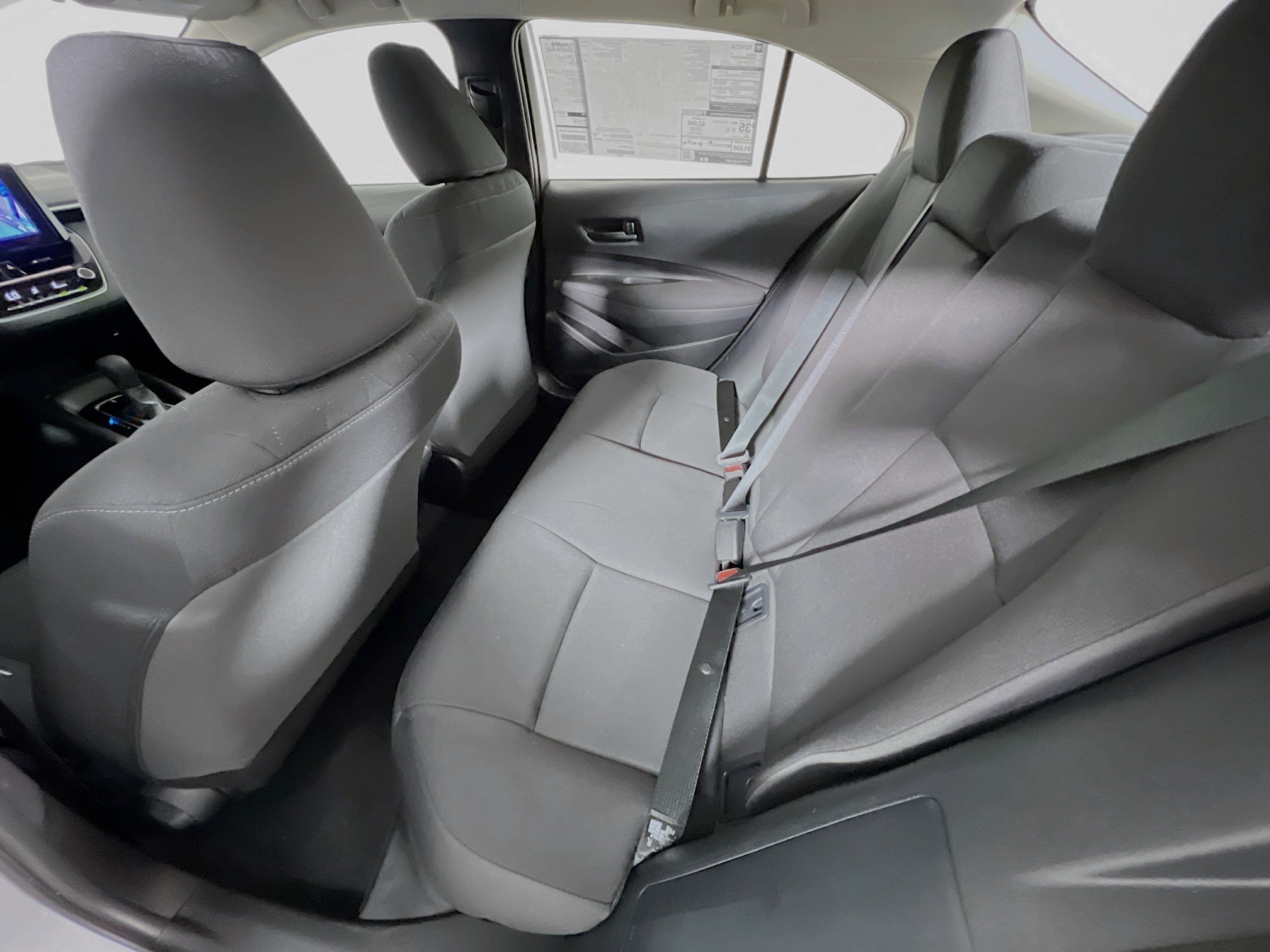 Used 2025 Toyota Corolla LE image 28