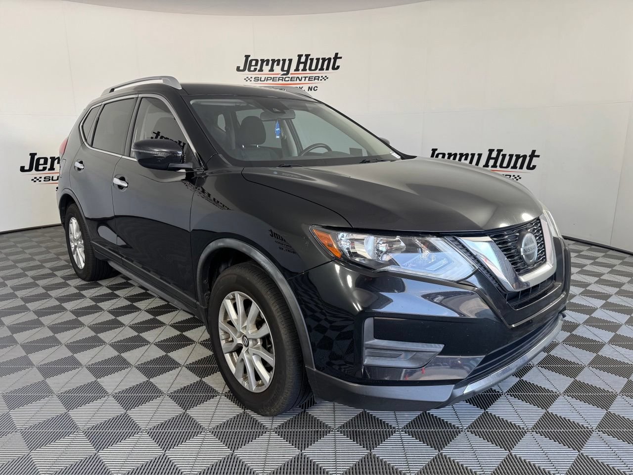 Used 2019 Nissan Rogue S w/ Special Edition Package FWD image 6