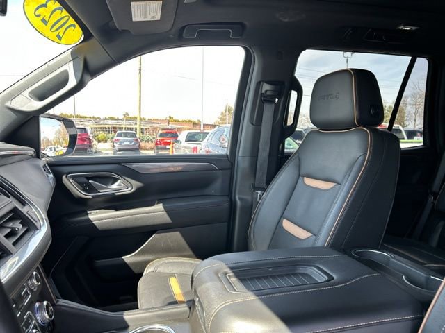 Used 2023 GMC Yukon AT4 w/ Technology Package AWD/4WD image 40