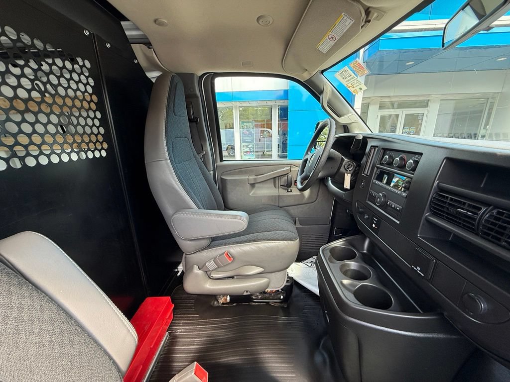 Used 2025 Chevrolet Express 2500 w/ Driver Convenience Package RWD image 34