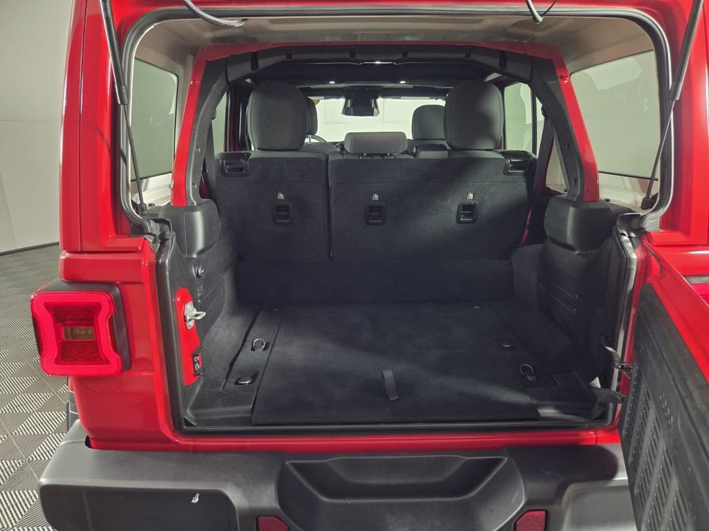 Certified 2025 Jeep Wrangler Sahara image 28