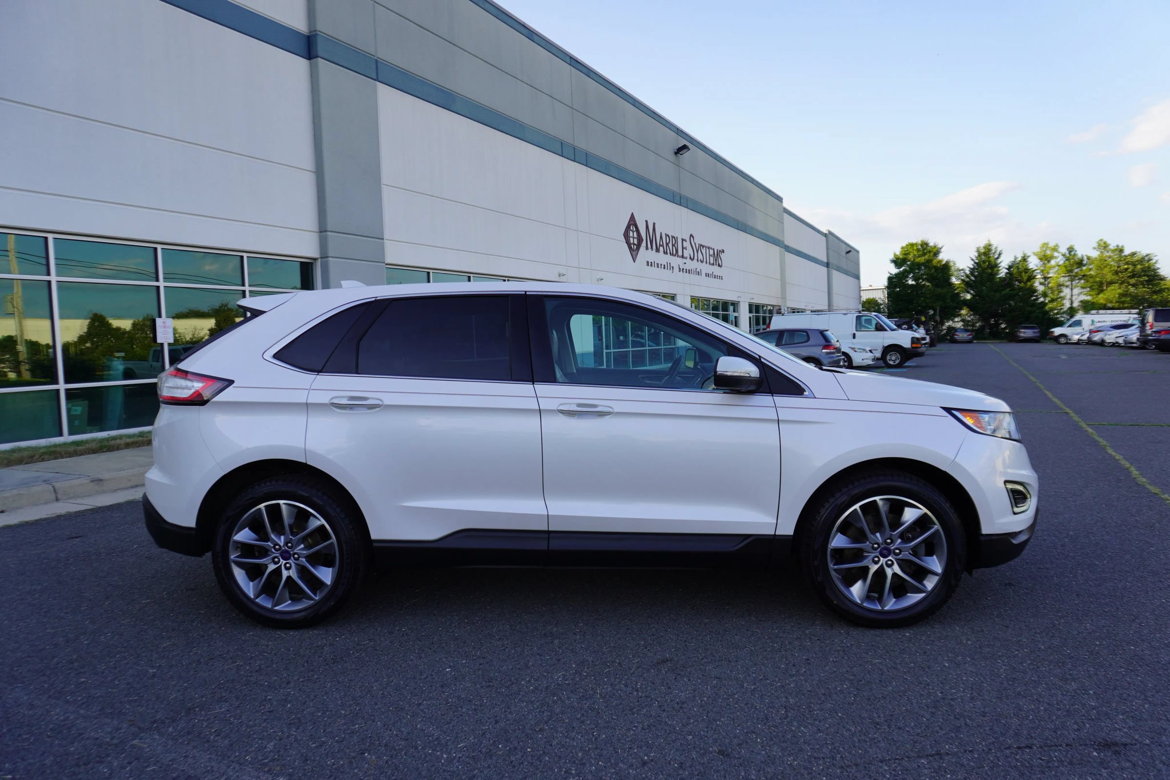 Used 2017 Ford Edge Titanium w/ Equipment Group 301A AWD/4WD image 9