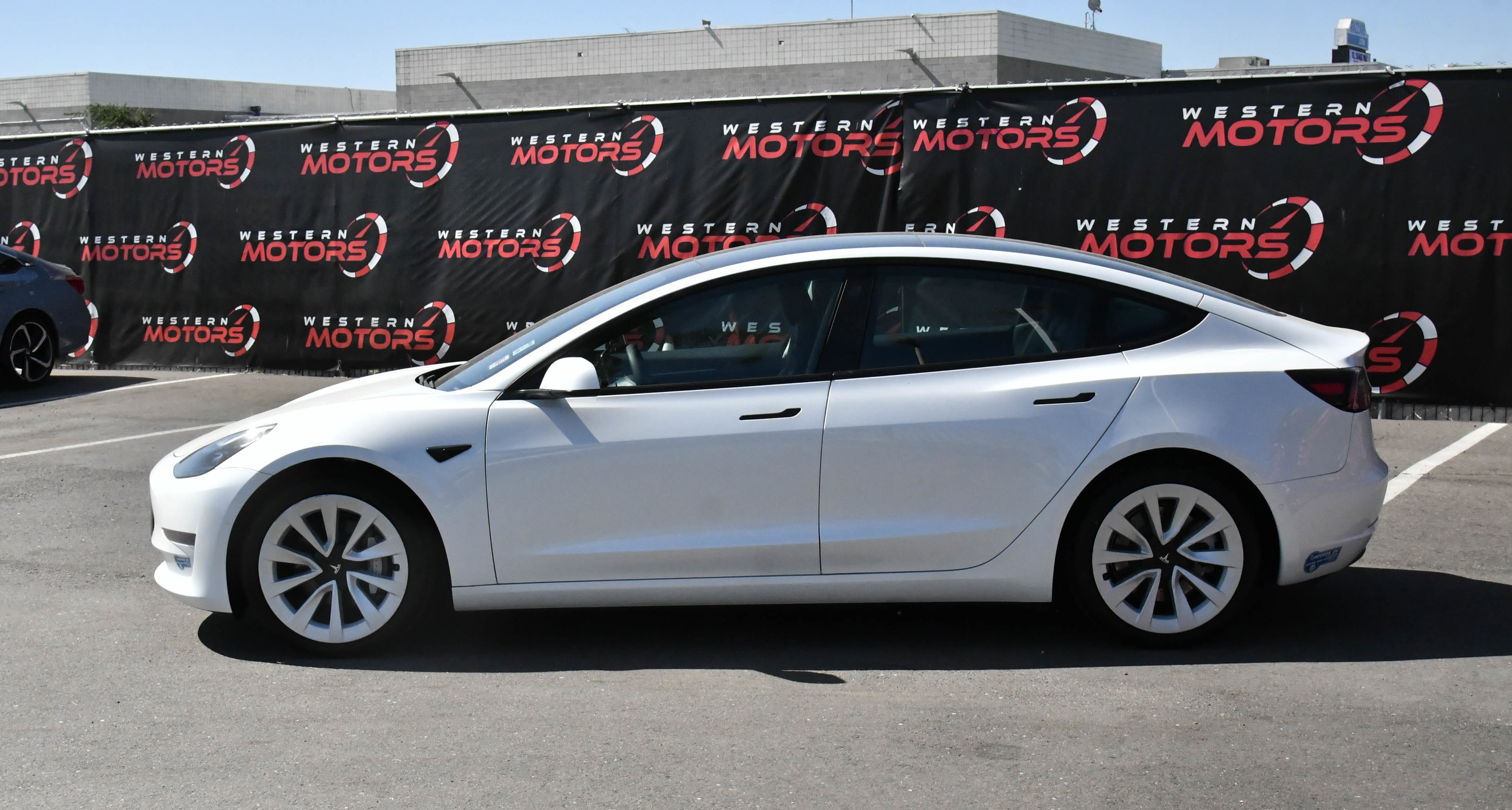 Used 2021 Tesla Model 3 Standard Range Plus RWD image 4