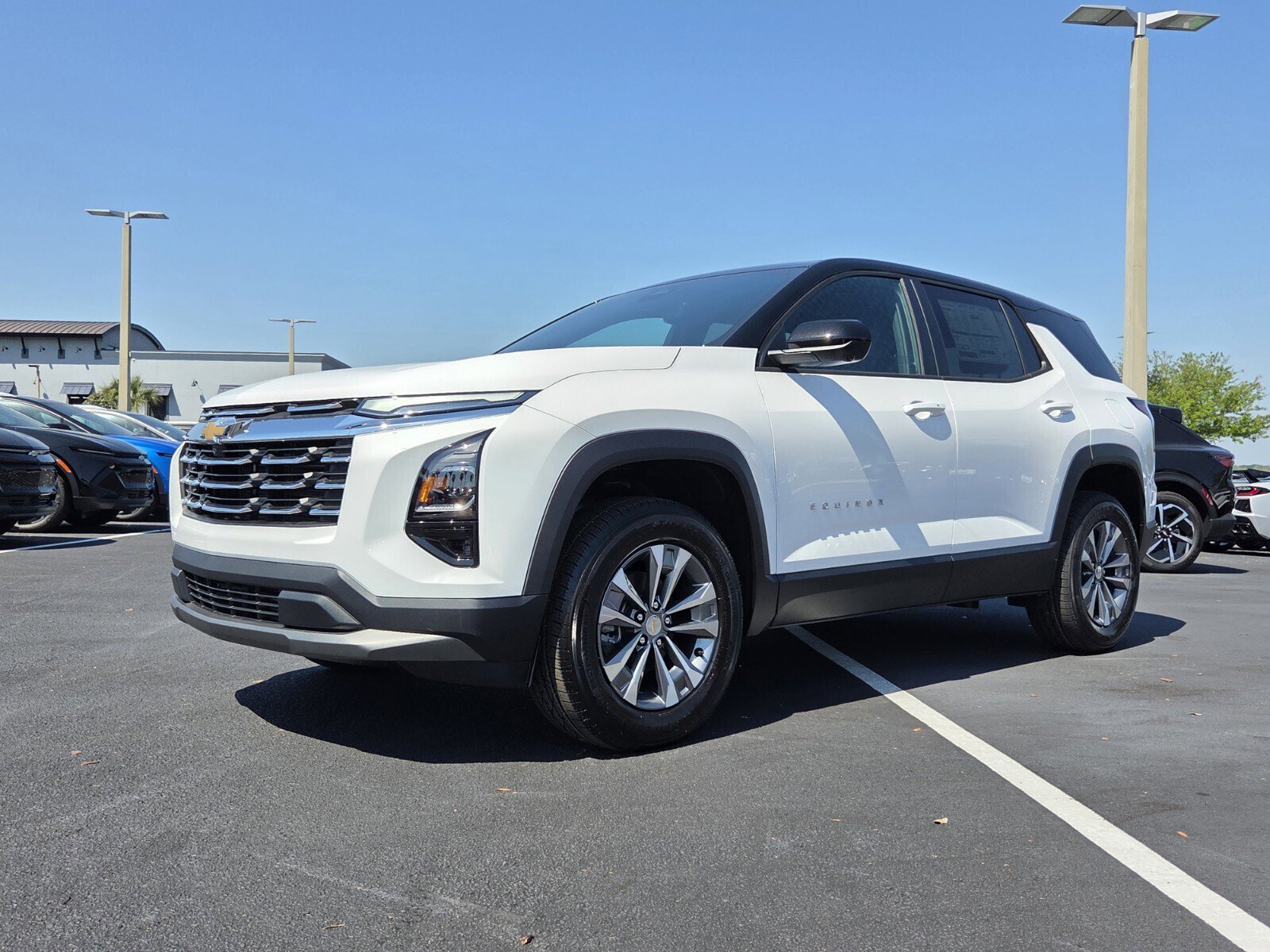 New 2026 Chevrolet Equinox LT image 2
