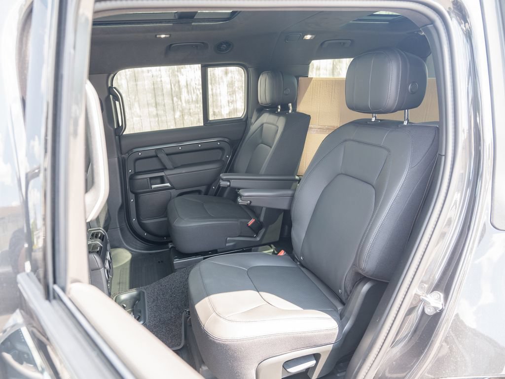 New 2026 Land Rover Defender 130 V8 AWD/4WD image 22