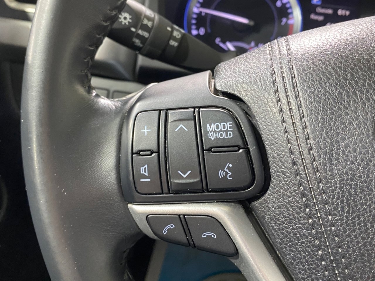 Used 2017 Toyota Highlander SE image 23