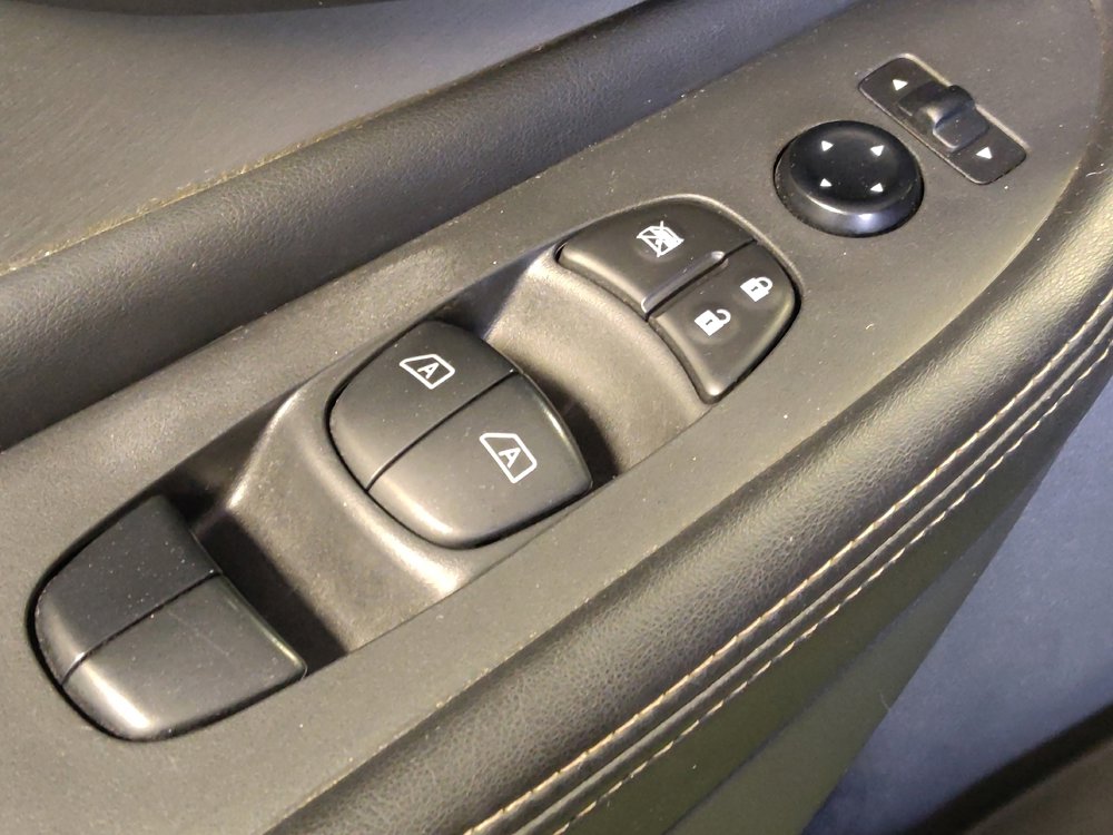 Used 2021 Nissan Murano SV FWD image 27