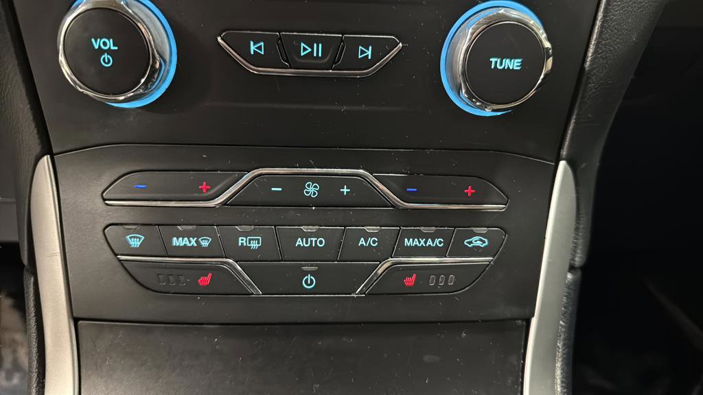 Used 2019 Ford Edge SEL w/ Equipment Group 201A image 19